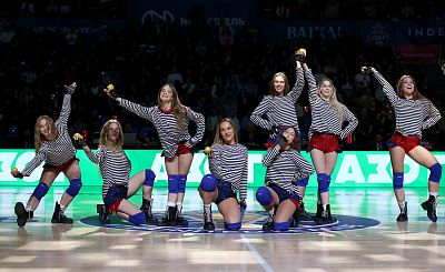 Группа поддержки ЦСКА (фото: М. Сербин, cskabasket.com)