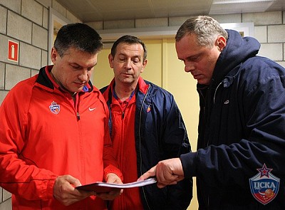 Eugeny Pashutin, Ivan Jeremic and Dmitriy Shakulin (photo M. Serbin, cskabasket.com)