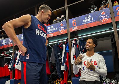 Семён Антонов и Мело Тримбл (фото: М. Сербин, cskabasket.com)