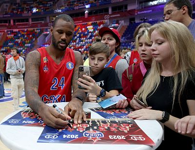 Амат М'Бай (фото: Т. Макеева, cskabasket.com)