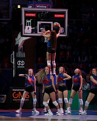 Группа поддержки ЦСКА (фото: М. Сербин, cskabasket.com)