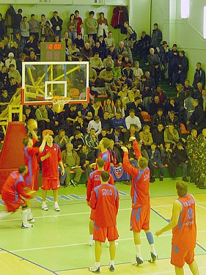 There were not enough seats in the hall to accommodate everyone (photo cskabasket.com)