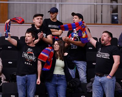 Болельщики ЦСКА (фото: М. Сербин, cskabasket.com)