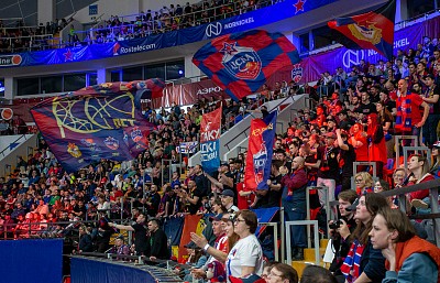 Болельщики ЦСКА (фото: М. Сербин, cskabasket.com)