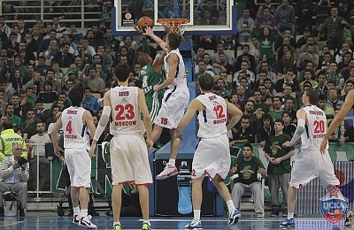 Andrey Kirilenko blocks the shot blocks the shot (photo M. Serbin, cskabasket.com)