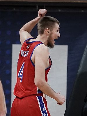 (фото: Т. Макеева, cskabasket.com)