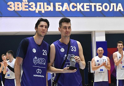 Филипп Гафуров вручил приз лучшему игроку матча