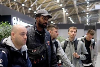 Ливио Жан-Шарль, Иван Ухов, Артём Комолов (фото: М. Сербин, cskabasket.com)