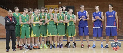 Участники мастер-класса (фото: Т. Макеева, cskabasket.com)