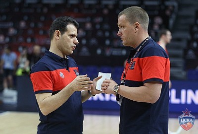 Dimitris Itoudis and Andrey Vatutin (photo: M. Serbin, cskabasket.com)