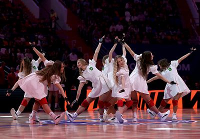 Группа поддержки ЦСКА (фото: М. Сербин, cskabasket.com)
