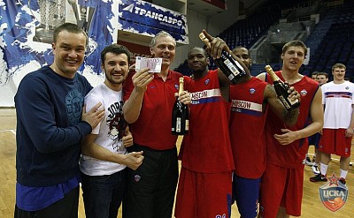 Команда победителей (фото М. Сербин, cskabasket.com)
