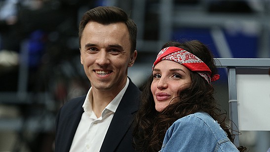 С новорожденным!