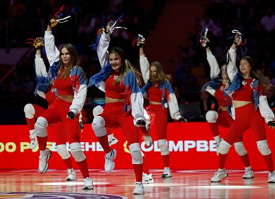 Группа поддержки ЦСКА (фото: М. Сербин, cskabasket.com)