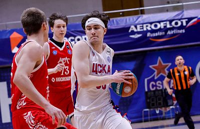  Ростислав Гусев (фото: Т. Макеева, cskabasket.com)