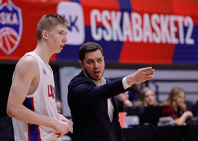 Никита Михеев и Артур Уразманов (фото: Т. Макеева, cskabasket.com)