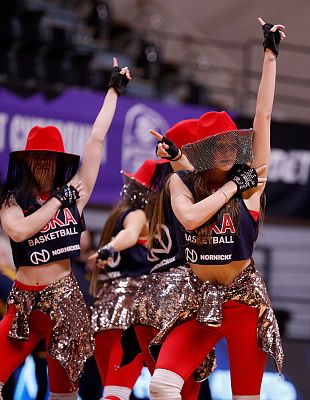 Группа поддержки ЦСКА (фото: М. Сербин, cskabasket.com)