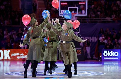 Группа поддержки ЦСКА (фото: Т. Макеева, cskabasket.com)