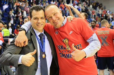 Dimitris Itoudis and Andrey Vatutin (photo: T. Makeeva, cskabasket.com)