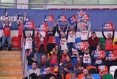 Болельщики ЦСКА (фото: М. Сербин, cskabasket.com)