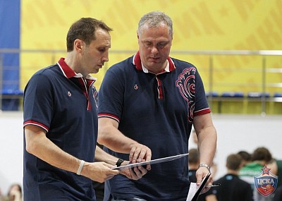 Дэвид Блатт и Дмитрий Шакулин (фото Т. Макеева, cskabasket.com)