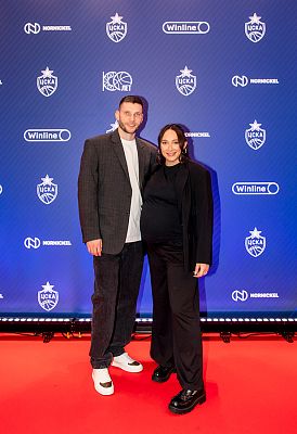 Иван Ухов с супругой (фото: М. Сербин, cskabasket.com)