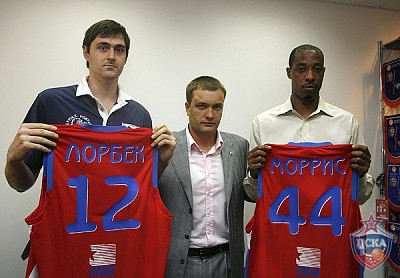 Erazem Lorbek, Andrey Vatoutin and Terence Morris (photo M. Serbin, cskabasket.com)