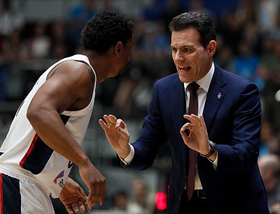 Каспер Уэйр и Димитрис Итудис (фото: М. Сербин, cskabasket.com) 