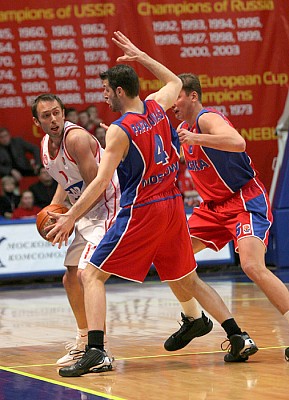 Tomic vs Papaloukas and Panov (photo M.Serbin)