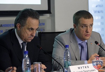 Виталий Мутко и Андрей Ватутин (фото М. Сербин, cskabasket.com)