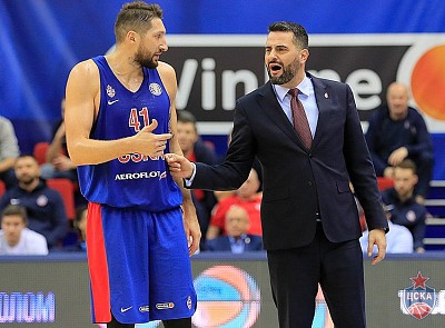 Nikita Kurbanov and Andreas Pistiolis (photo: T. Makeeva, cskabasket.com)