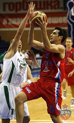 Никос Зисис стал самым результативным игроком матча (фото М. Сербин, cskabasket.com)
