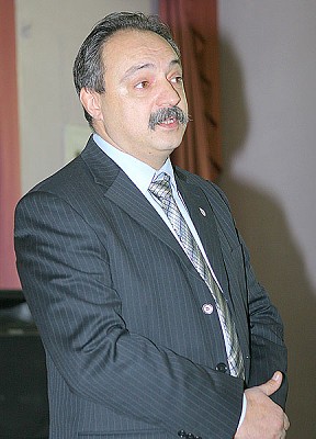 Директор интерната  (фото Ю. Кузьмин)