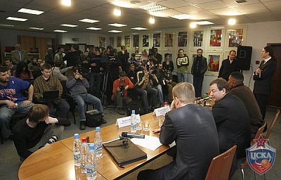 Пресс конференция (фото М. Сербин, cskabasket.com)
