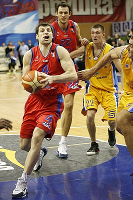 Теодорос Папалукас 15 очков (фото cskabasket.com)